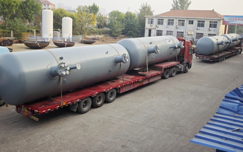 丙烯緩沖罐（液態(tài)丙烯儲存緩沖壓力罐）